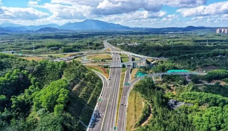 海南省萬寧至洋浦高速公路第二代建段環境保護、景觀及服務設施工程(項目名稱)